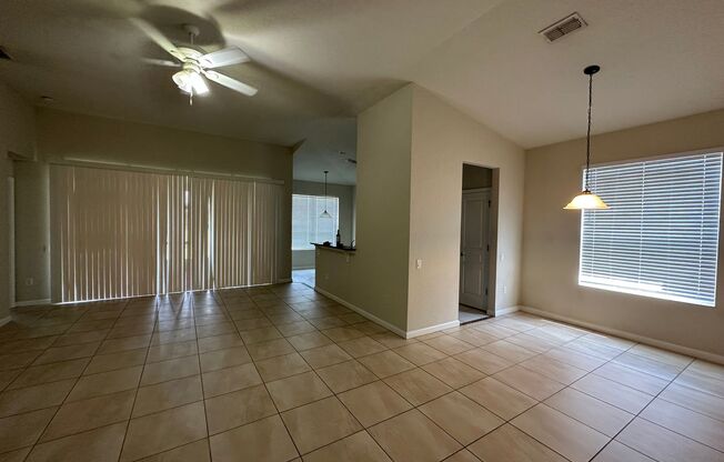 BEAUTIFUL SPACIOUS 3 BEDROOM 2 BATH SINGLE FAMILY HOME FOR RENT