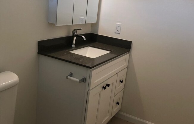 1 bed, 1 bath, $1,900, Unit 11