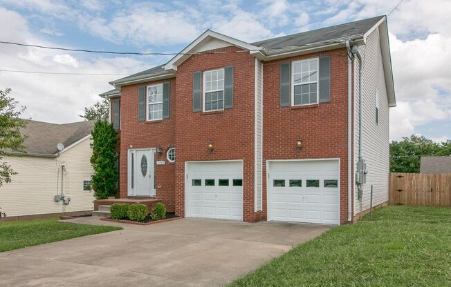 4 Bedroom Pet Friendly Home For Rent!