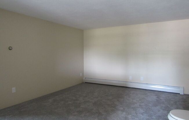 Plaistow Remodeled 2 Bedroom Condominium!   Heat/HW Included!
