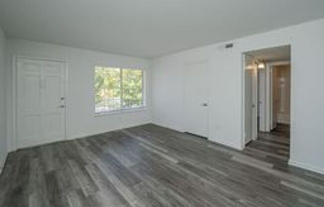 2 beds, 1 bath, 725 sqft, $1,294, Unit 3407A
