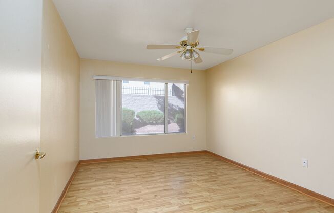 3 beds, 2 baths, $1,325, Unit Bldg 58