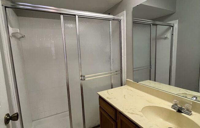 2 beds, 2 baths, 1,183 sqft, $1,400, Unit Cypress Pointe 4194D Versailles