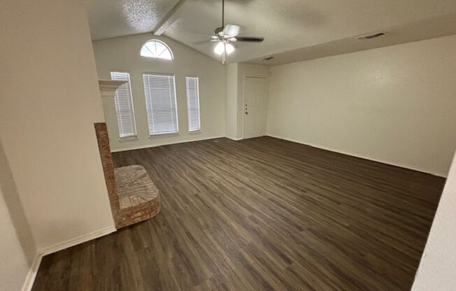 Nice Single Family Home in Arlington with updates
