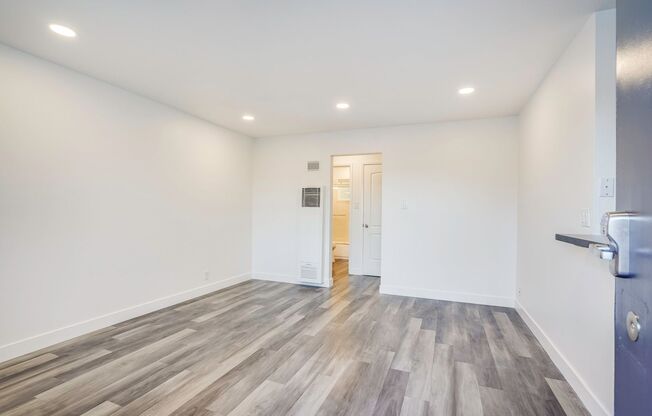 1 bed, 1 bath, $1,892, Unit 26