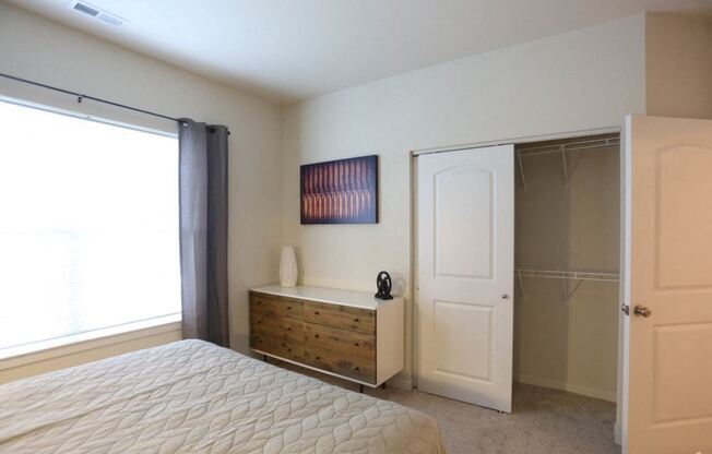 Bedroom with Master Closet, Luxury Apartments in Maryland Heights, Aventura at Maryland Oaks
