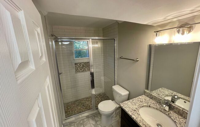 2 beds, 1 bath, 950 sqft, $1,895, Unit H-1