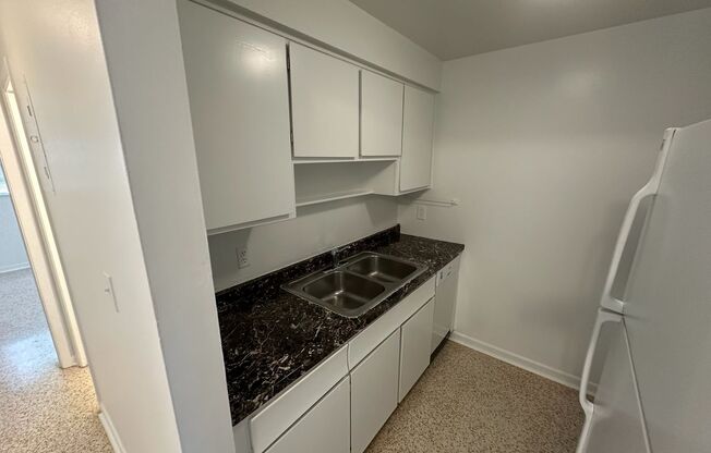 1 bed, 1 bath, 700 sqft, $1,490, Unit Unit 2