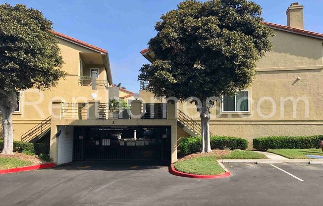 La Jolla Colony, 7425 Charmant Dr #2613, Near UCSD and Shopping, Granite Counters, Dual Pane Windows,