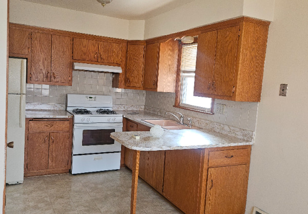 12106 W BLUEMOUND RD