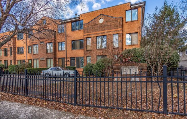 INCREDIBLE LOCATION IN HEART OF HILLSBORO VILLAGE!
