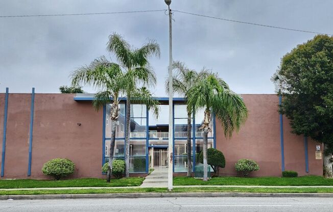 3083 North &quot;E&quot; Street