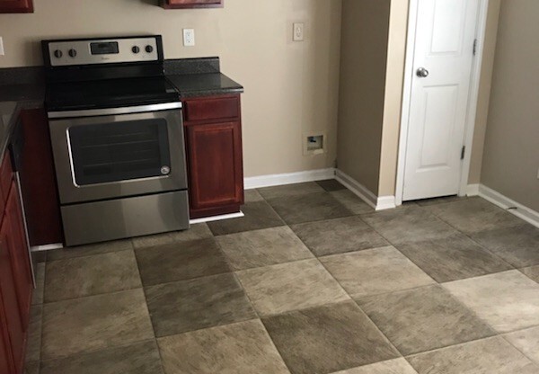 306 Lauren Dr: 2-story, 3BD, 2.5BA home with 1-car, attached garage. Conveniently located only minutes to I-85 access. Available July 2025!