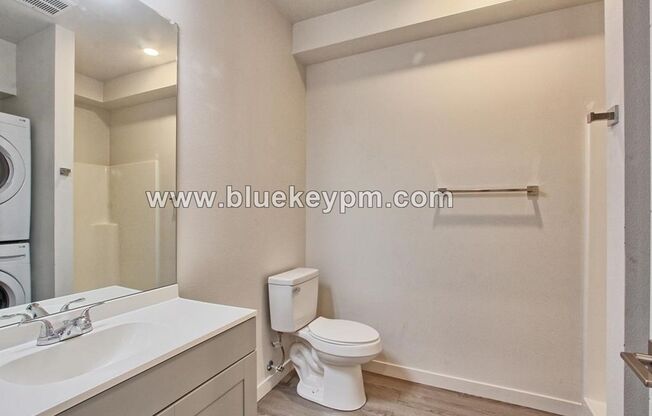 Studio, 1 bath, 360 sqft, $1,245, Unit ORYA1515-207