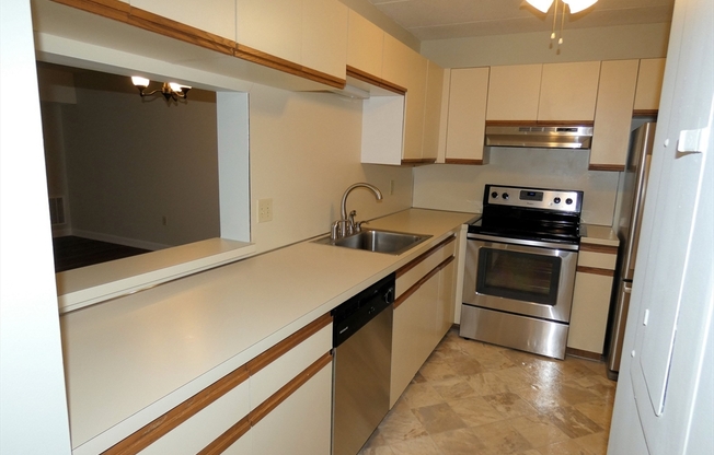 1 bed, 1.5 baths, 832 sqft, $2,600, Unit 505