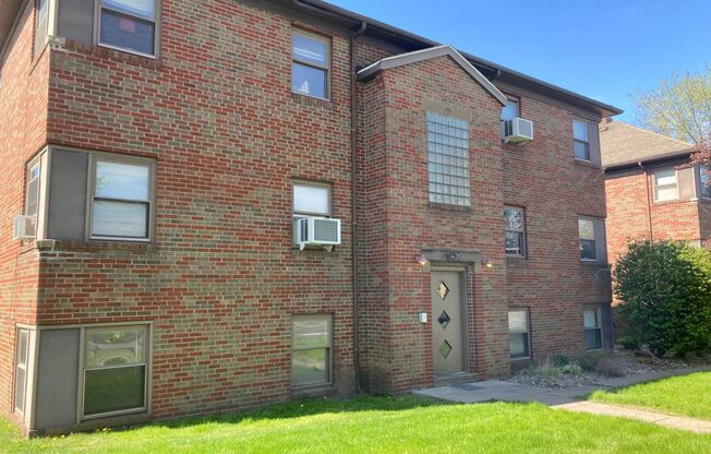1003 W Locust St