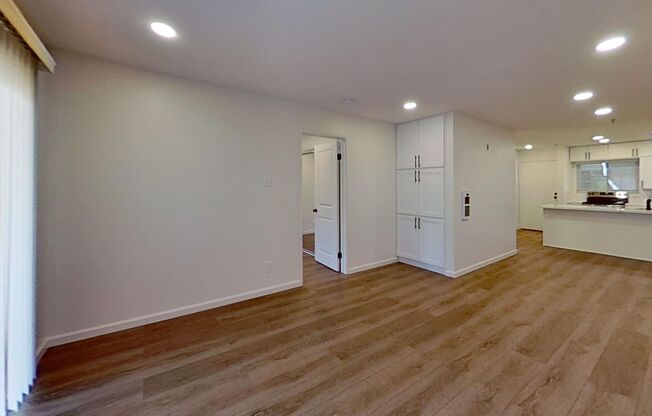 2 beds, 2 baths, 920 sqft, $2,595, Unit 209