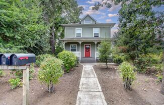 2703 E 8th Street