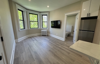 1 bed, 1 bath, 400 sqft, $3,600, Unit 38