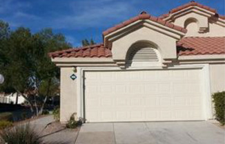 ONE STORY UNIT WITH Oversized 2-Car GARAGE