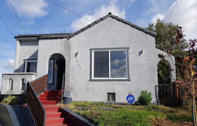 3300-3306 Pomeroy Ave
