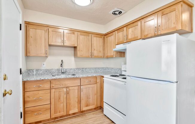 2 beds, 1.5 baths, $1,295, Unit 158