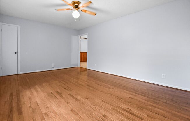 Pet Friendly Four Bedroom with Basement!