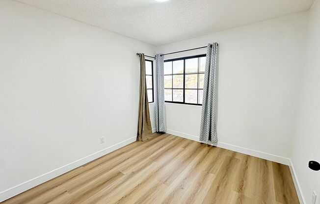 4 beds, 3 baths, $2,400