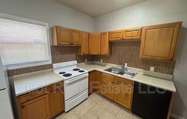 1366 CLERMONT AVE
