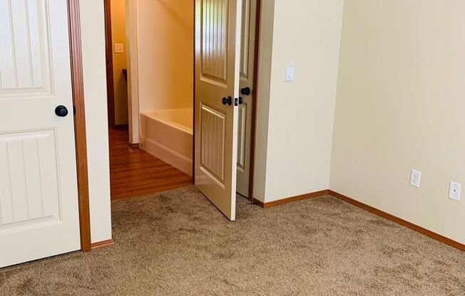 1 bed, 1 bath, 660 sqft, $1,295, Unit 4672 - 103