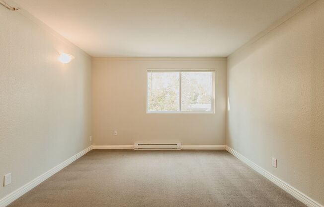 2 beds, 1 bath, 690 sqft, $2,800, Unit 208