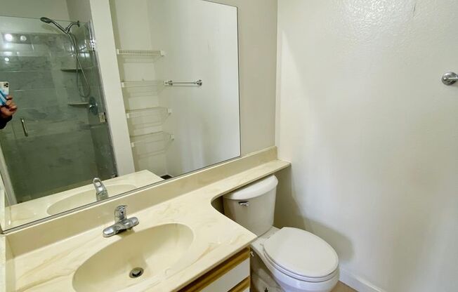 2 beds, 2 baths, 1,053 sqft, $1,550, Unit 2200 FORT APACHE #1106