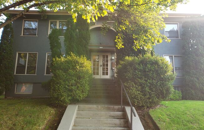 1526 SE Hawthorne Blvd. #1-11