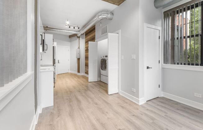 Studio, 1 bath, 280 sqft, $1,575, Unit 114