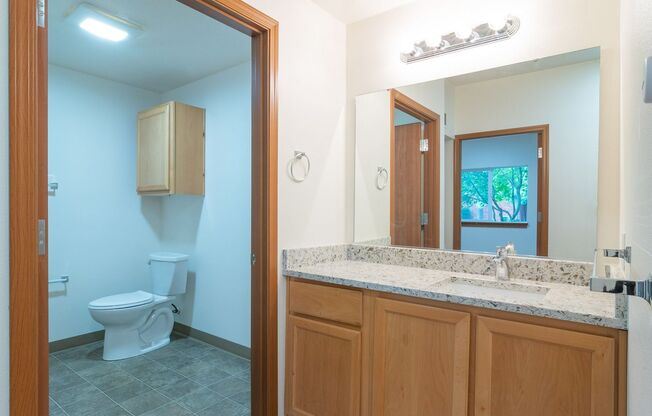 3 beds, 2 baths, $2,400, Unit 102