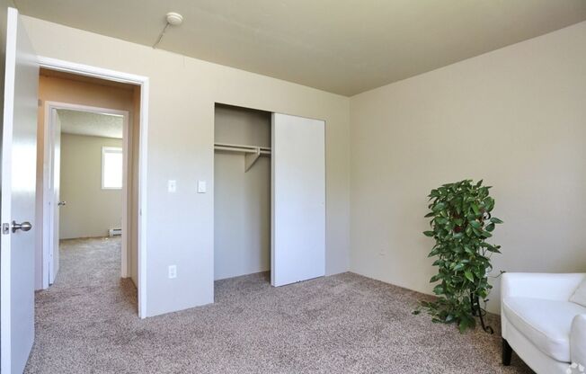 2 beds, 1 bath, 1,000 sqft, $1,699, Unit B202