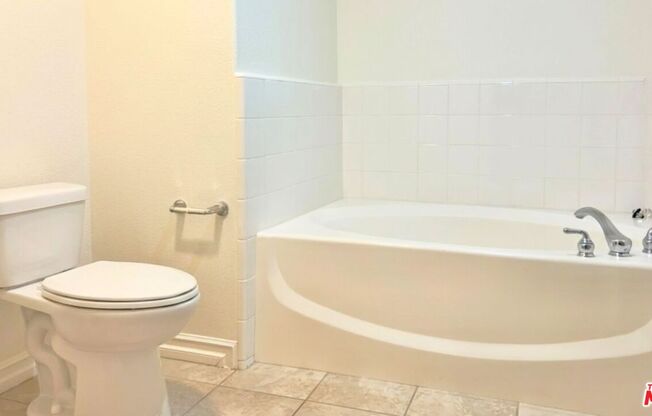 1 bed, 1 bath, 1,050 sqft, $3,100, Unit 426