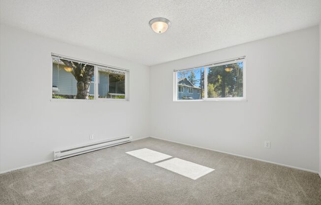 2 beds, 1 bath, 1,000 sqft, $1,350, Unit 31