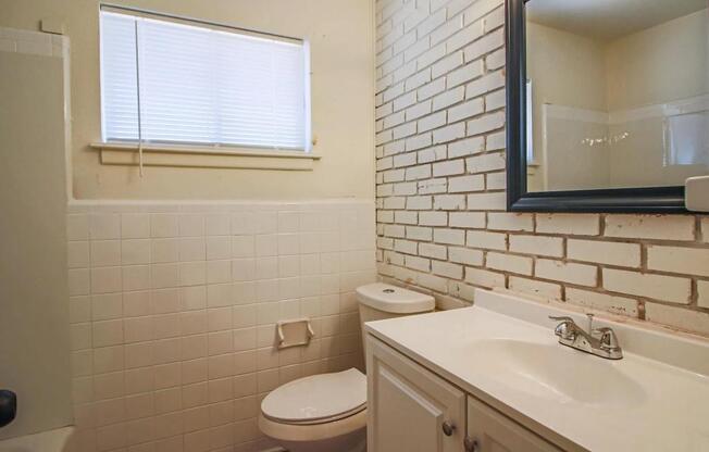2 beds, 1 bath, $650