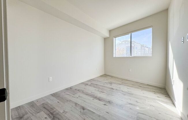 2 beds, 2 baths, 1,172 sqft, $3,435