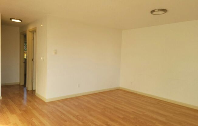 2 beds, 1 bath, 600 sqft, $1,550, Unit 17