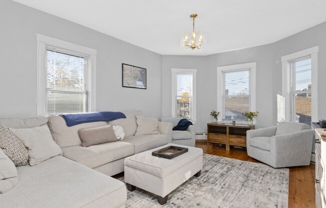 63 MARSHFIELD ST