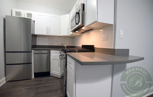 1 bed, 1 bath, 420 sqft, $1,650, Unit 406
