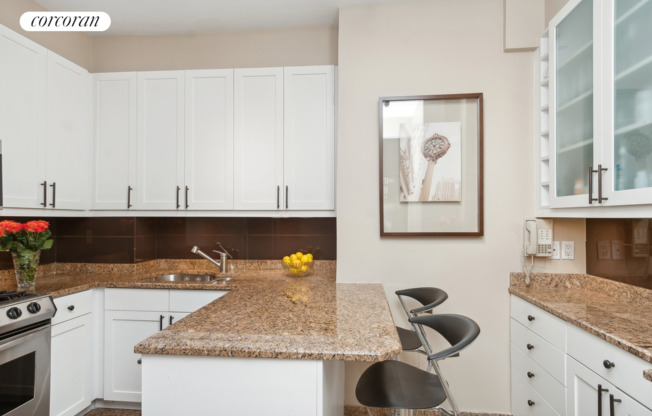 3 beds, 2 baths, 1,285 sqft, $9,975, Unit 17S