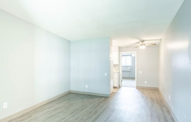 1 bed, 1 bath, 560 sqft, $795, Unit 127