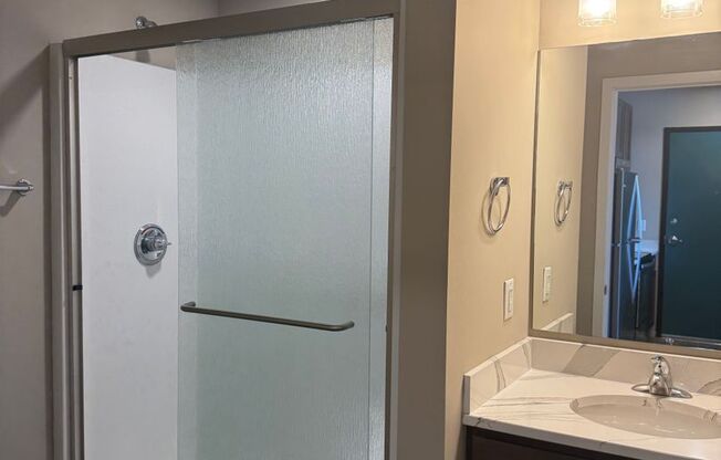 1 bed, 1 bath, 664 sqft, $1,130, Unit 204