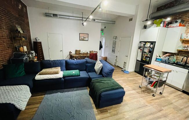 Spacious Master Bedroom and En-Suite in Lawrenceville