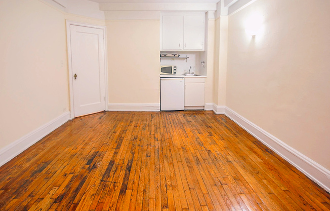 Studio, 1 bath, $3,750, Unit 07f