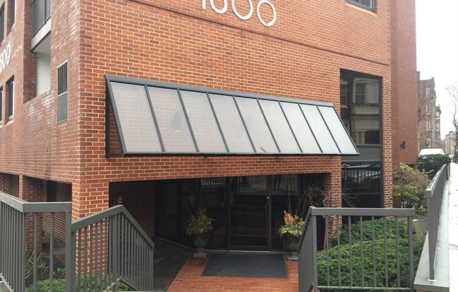 2 beds, 2 baths, 1,114 sqft, $3,950, Unit 606