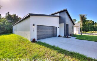 306 Royal Palm Way